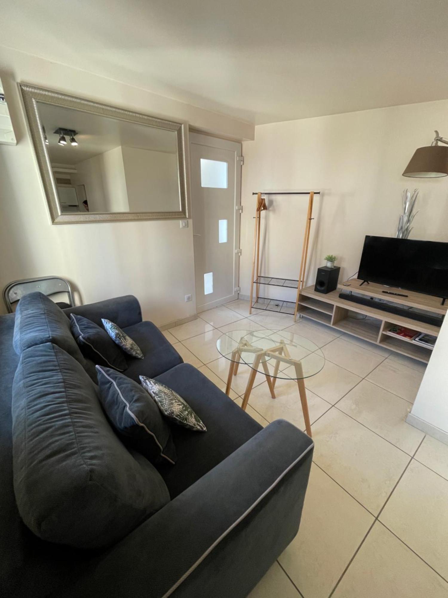 Residence Deschamps มงต์ลูซง ภายนอก รูปภาพ