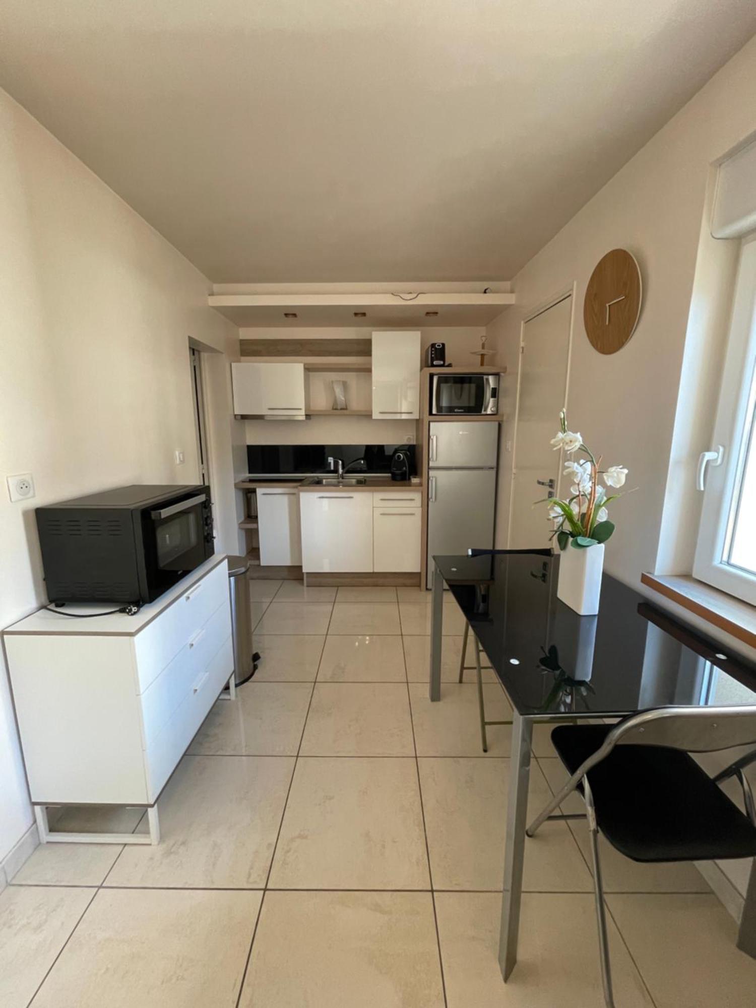 Residence Deschamps มงต์ลูซง ภายนอก รูปภาพ